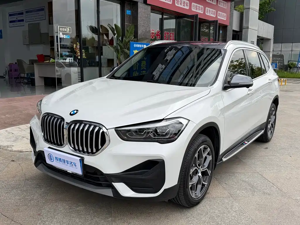 BMW X1 2021 — фото 1