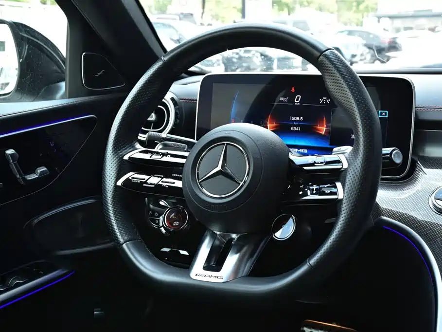Mercedes-Benz C-Class AMG 2025 — фото 15
