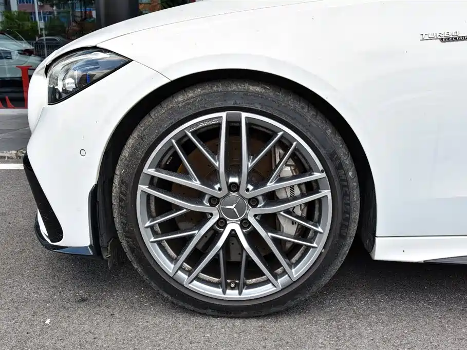 Mercedes-Benz C-Class AMG 2025 — фото 4