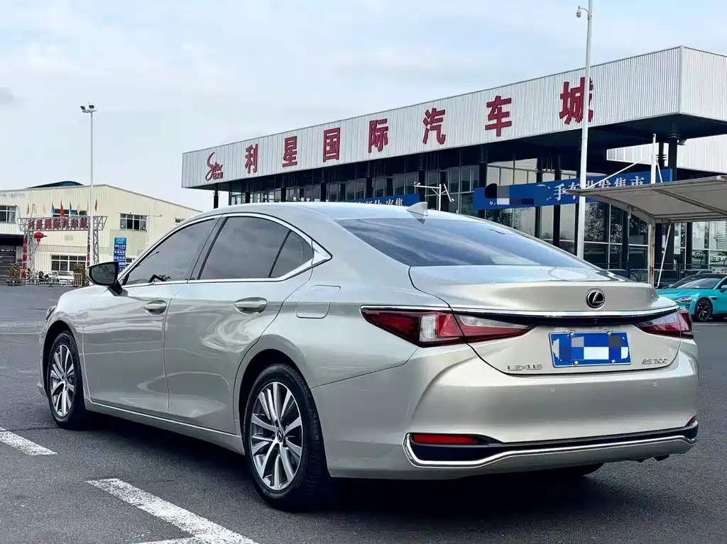 Lexus ES 2020 — фото 4