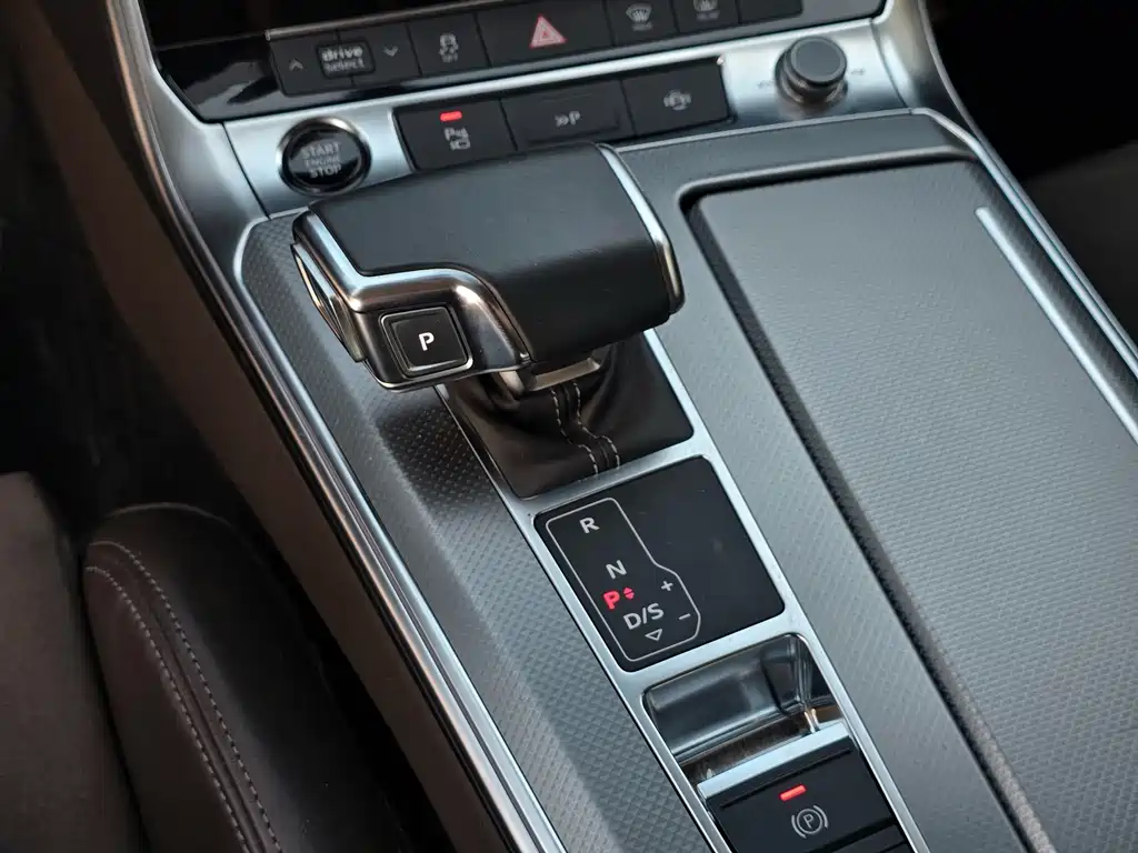 Audi A7L 2024 — фото 17