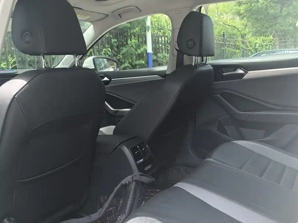 Volkswagen Sagitar 2020