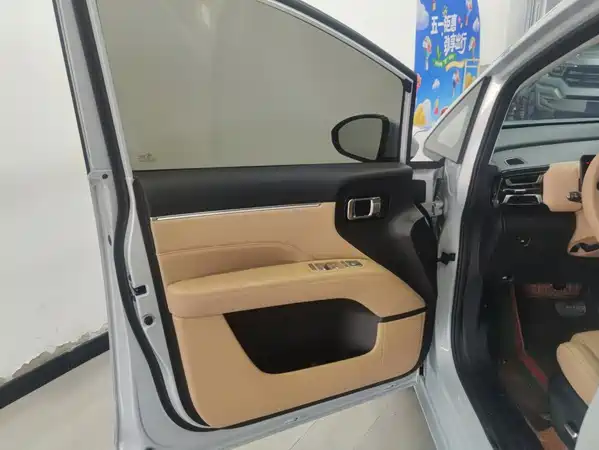 Wuling Starlight 730 New Energy 2025