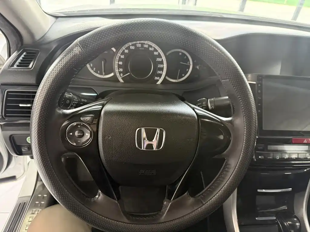 Honda Accord 2017 — фото 12