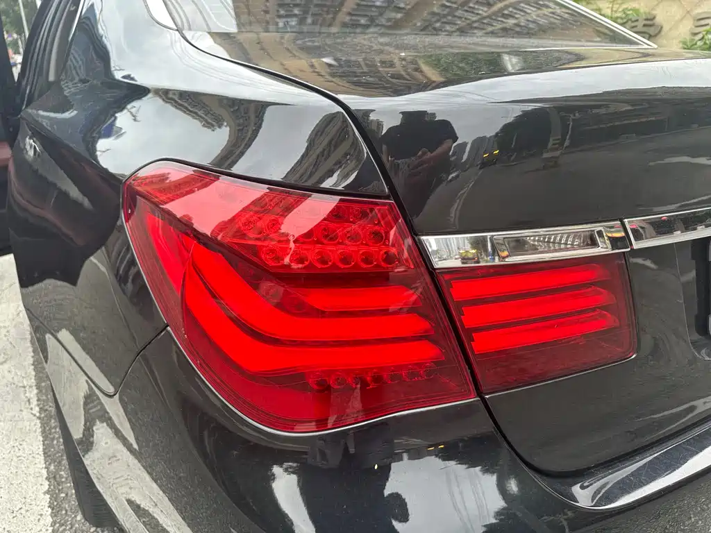 BMW 7 Series 2015 — фото 16