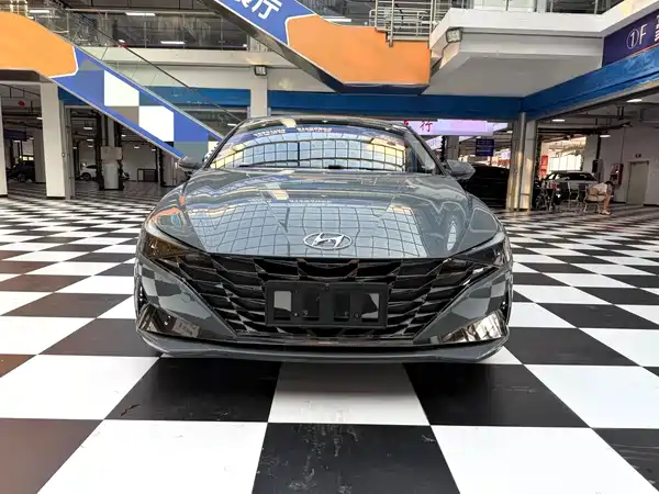 Hyundai Elantra 2023