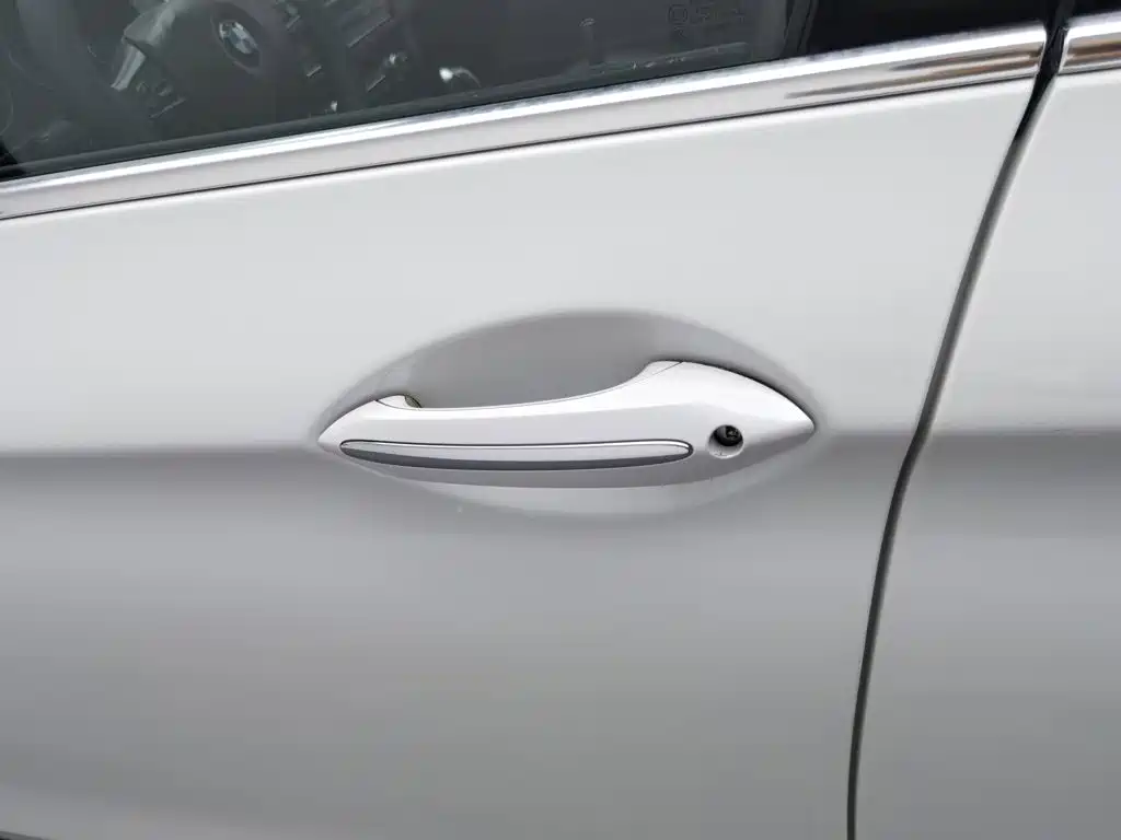 BMW 5 Series 2015 — фото 18