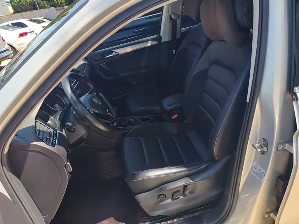 Volkswagen Tiguan L 2018 — фото 15