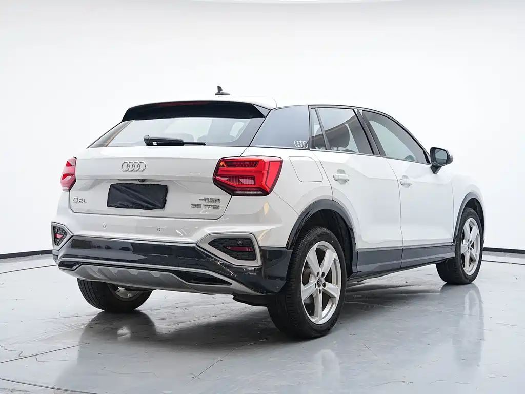 Audi Q2L 2023 — фото 10