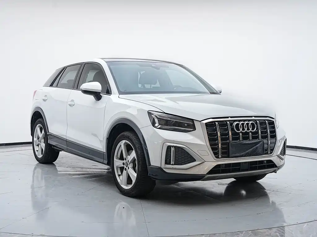 Audi Q2L 2023 — фото 3