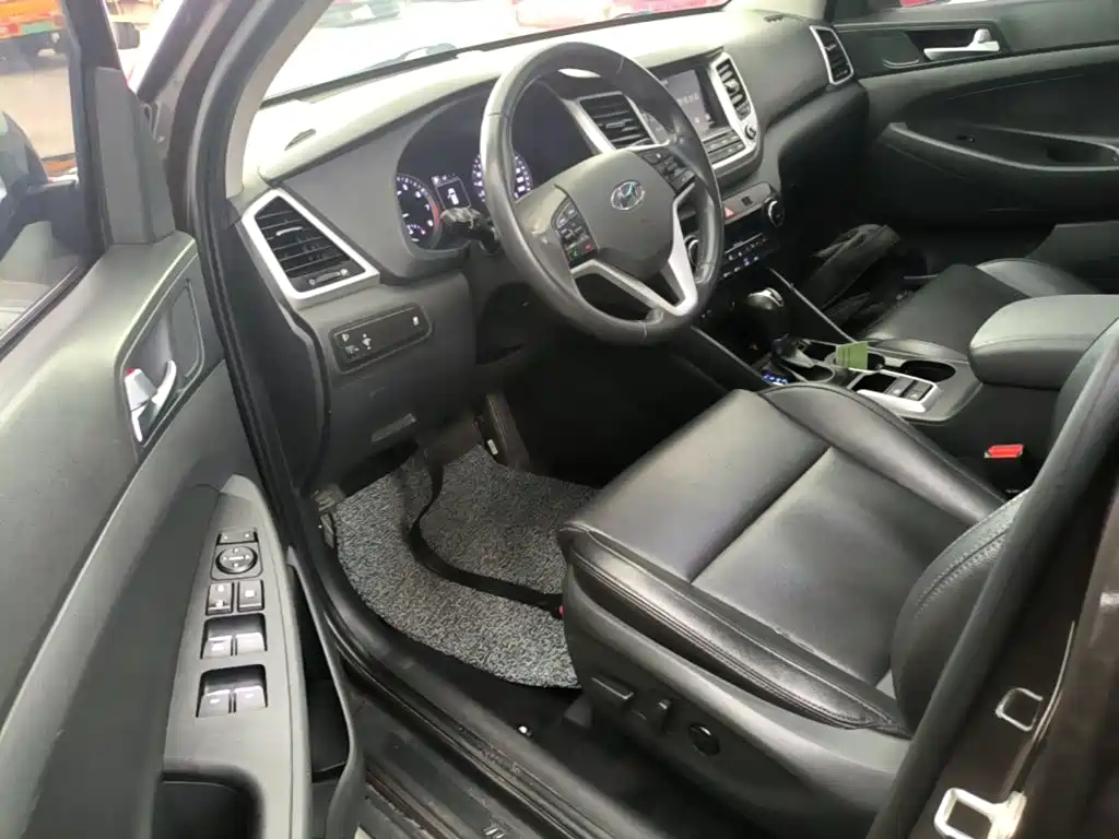 Hyundai Tucson 2018 — фото 16