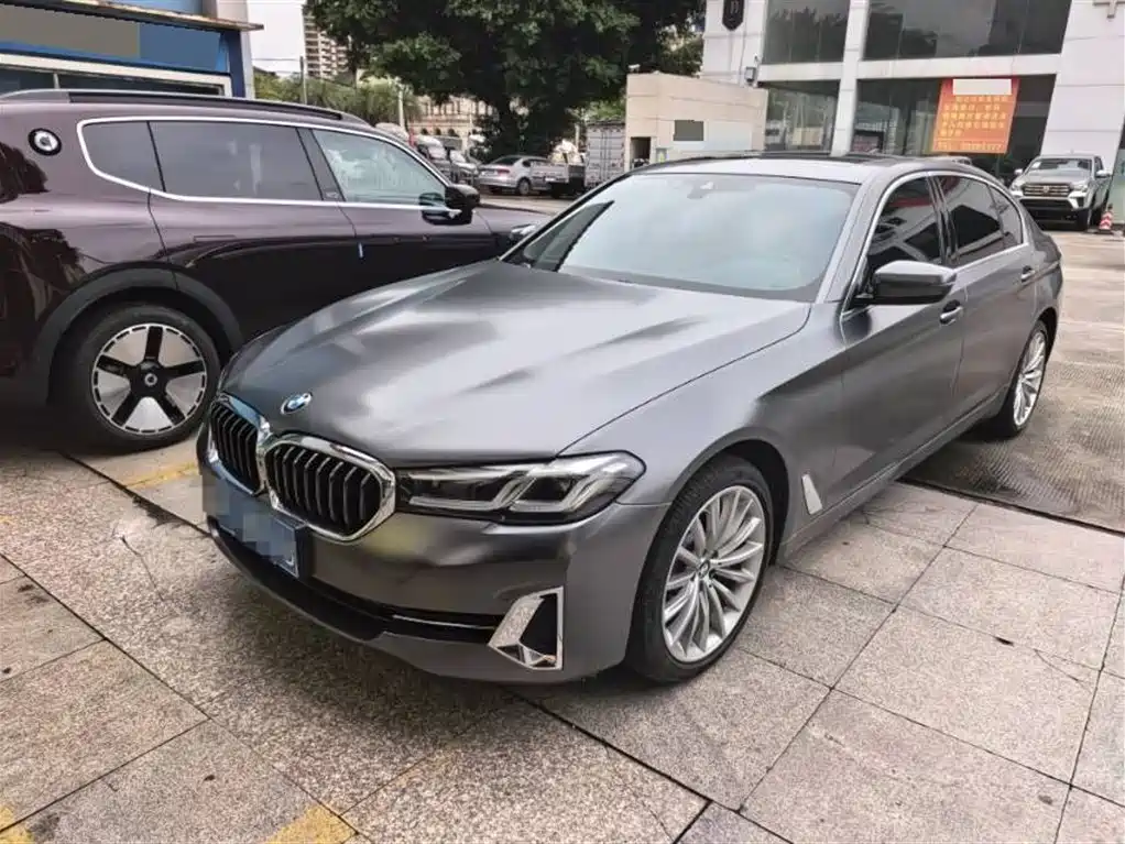 BMW 5 Series 2022 — фото 1