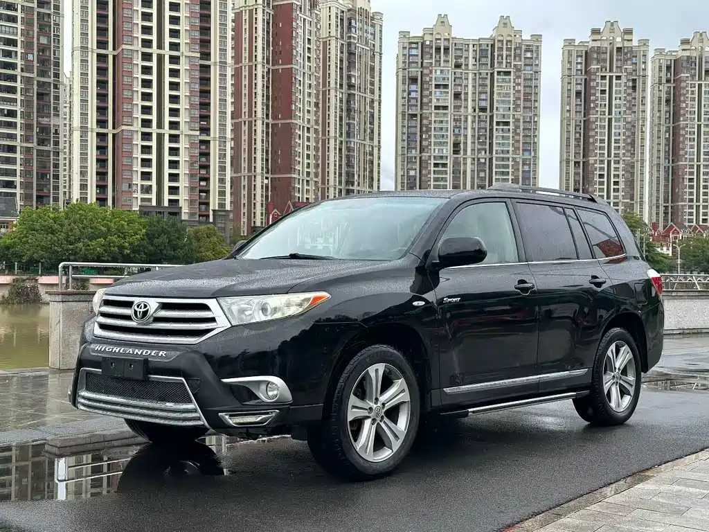 Toyota Highlander 2012 — фото 1