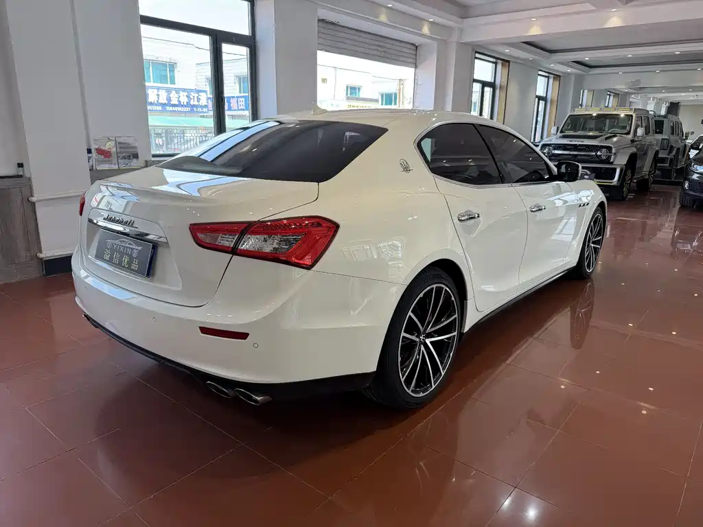 Maserati Ghibli 2014 — фото 16