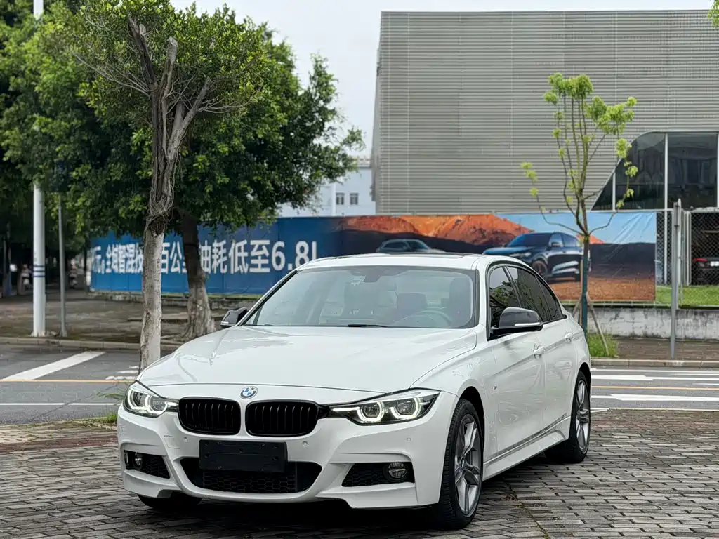 BMW 3 Series 2018 — фото 1