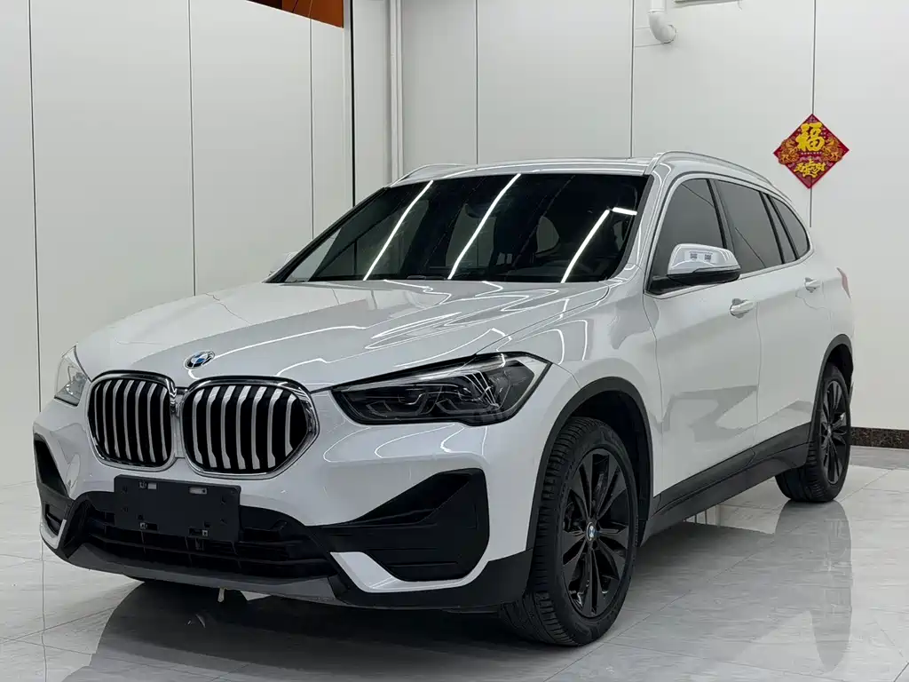 BMW X1 2022 — фото 1