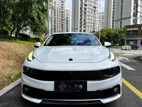 Lynk & Co 03 2021