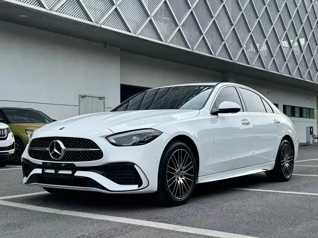 Mercedes-Benz C-Class 2024 — фото 1