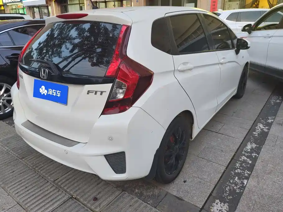 Honda Fit 2017 — фото 3