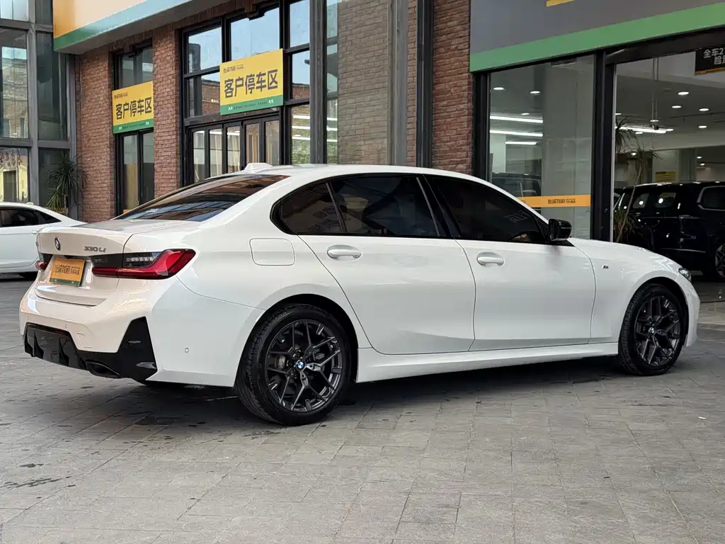 BMW 3 Series 2025