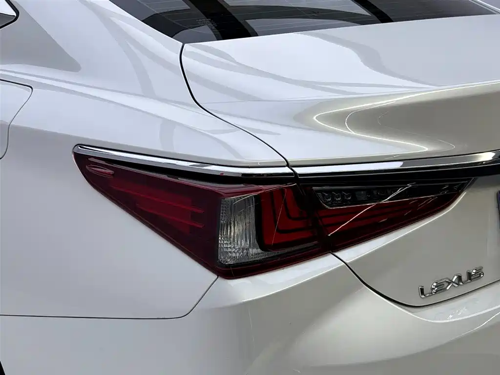 Lexus ES 2024 — фото 10