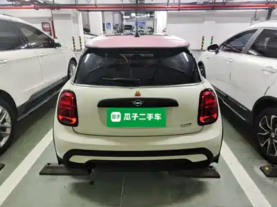 MINI MINI 2022