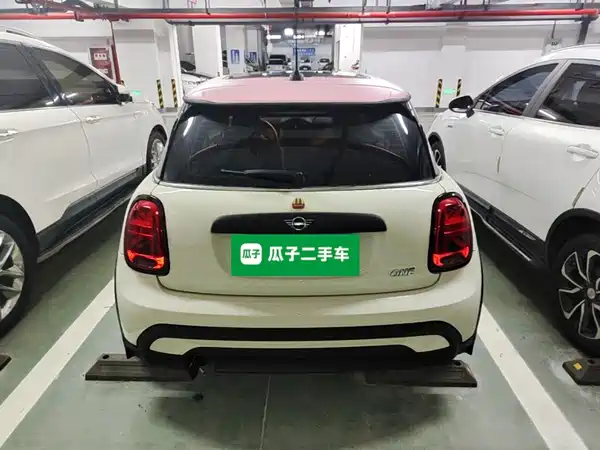 MINI MINI 2022