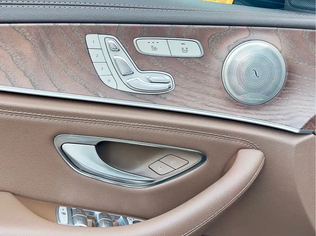 Mercedes-Benz E-Class 2023 — фото 15