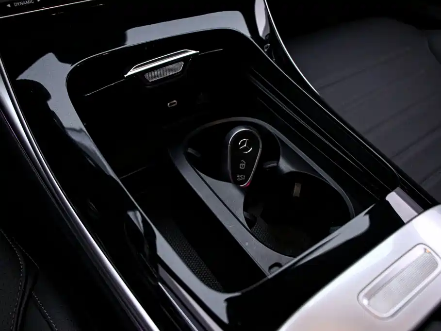Mercedes-Benz C-Class 2023 — фото 10