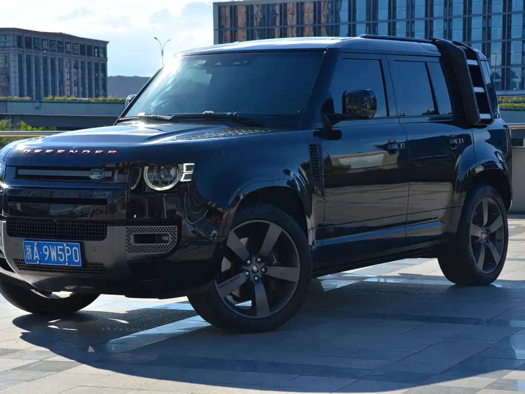 Land Rover Defender 2023 — фото 15