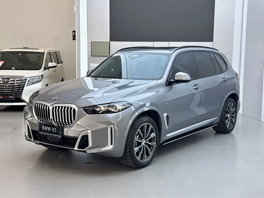 BMW X5 2025 — фото 1