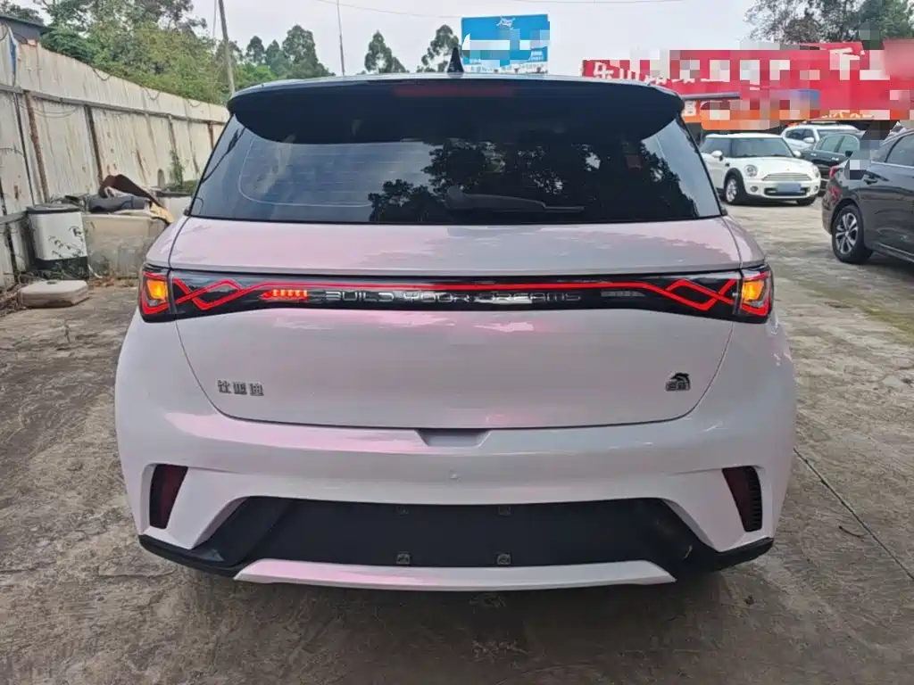 BYD Dolphin 2023