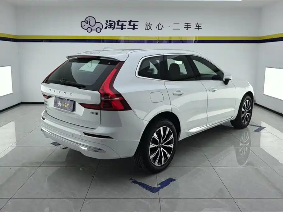 Volvo XC60 2025 — фото 3