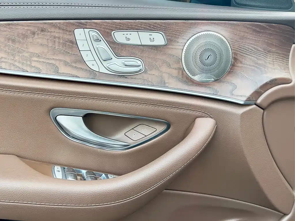Mercedes-Benz E-Class 2022 — фото 15