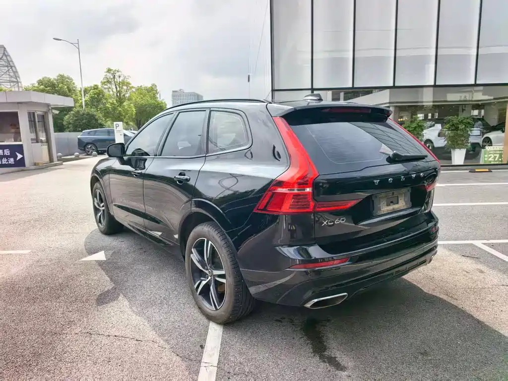 Volvo XC60 2020 — фото 15