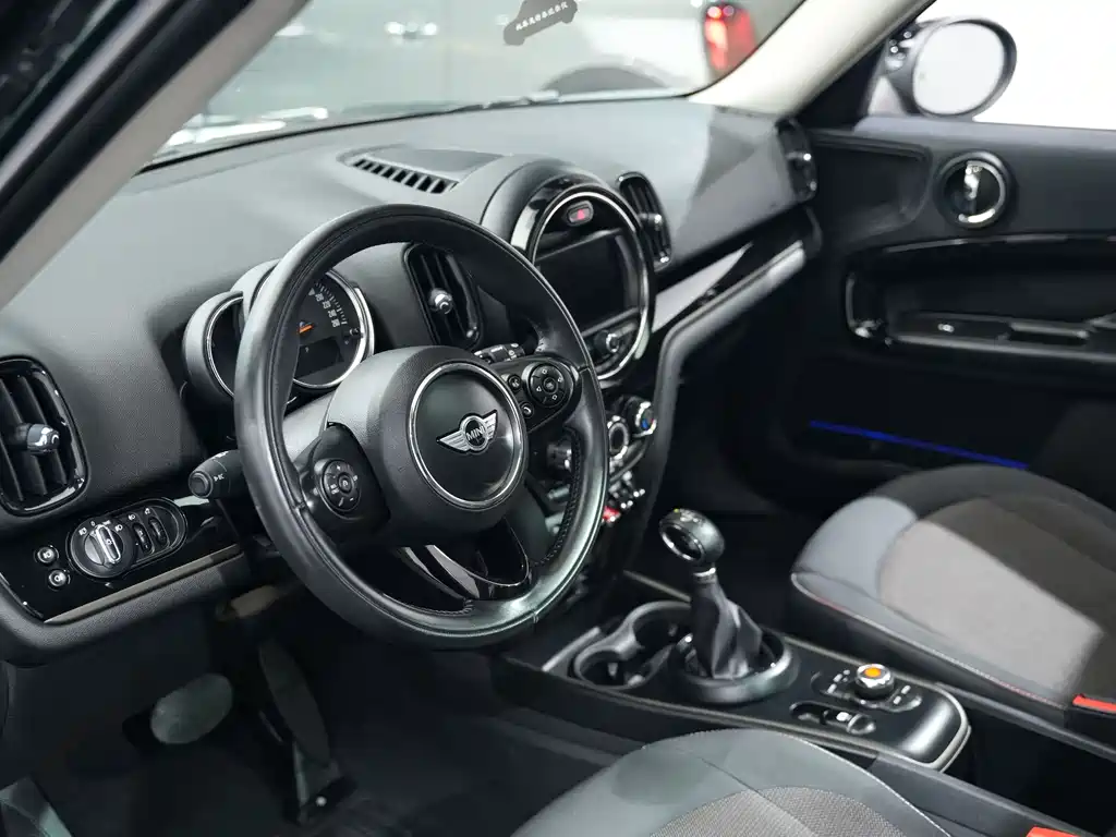 MINI Countryman 2018 — фото 15