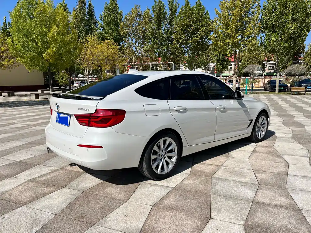 BMW 3 Series GT 2018 — фото 5