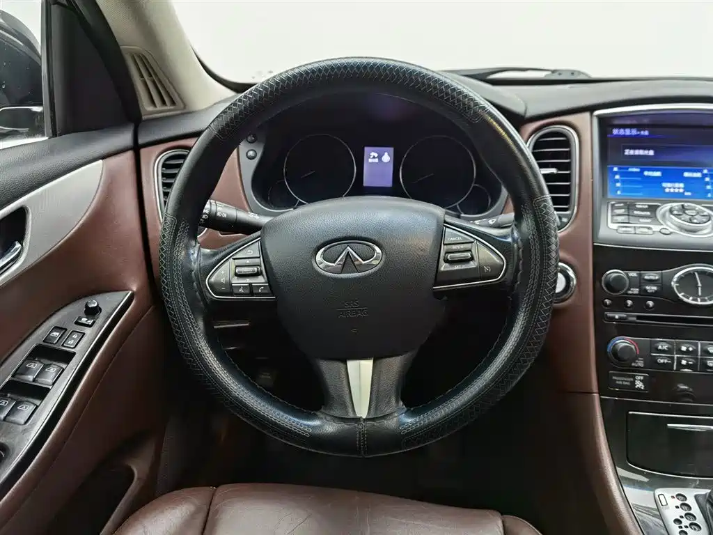 Infiniti QX50 2016 — фото 11