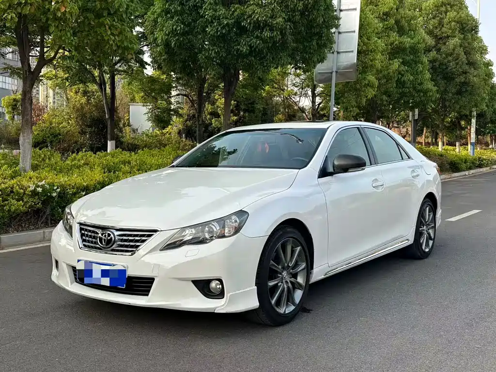 Toyota Reiz 2013