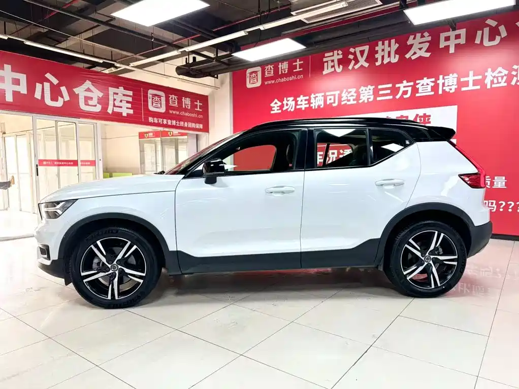 Volvo XC40 2021 — фото 4