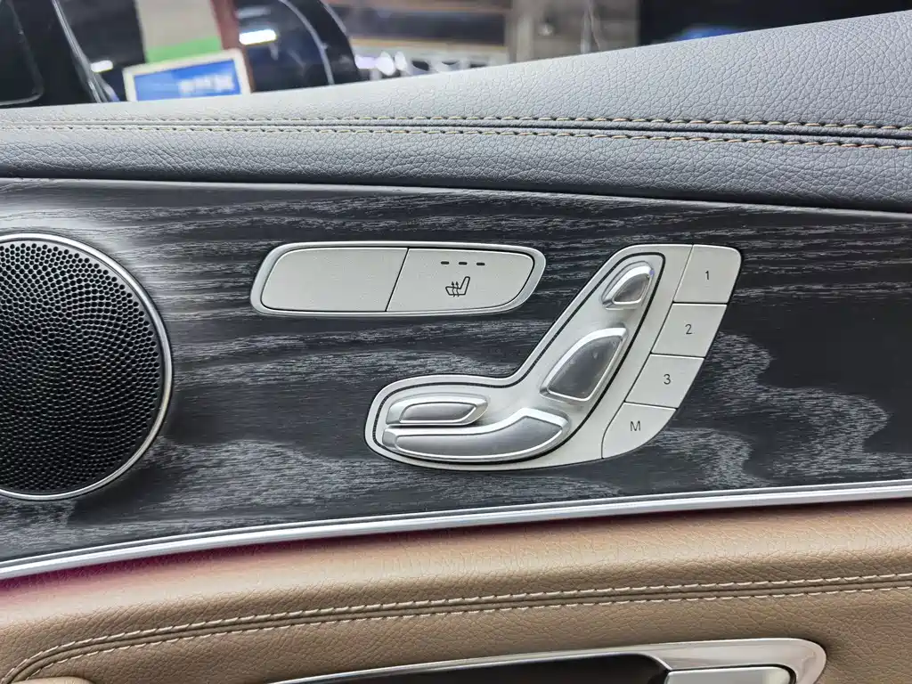 Mercedes-Benz E-Class 2023 — фото 17