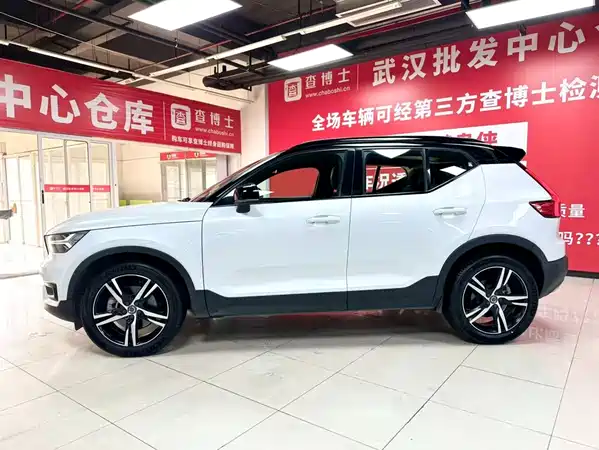 Volvo XC40 2021