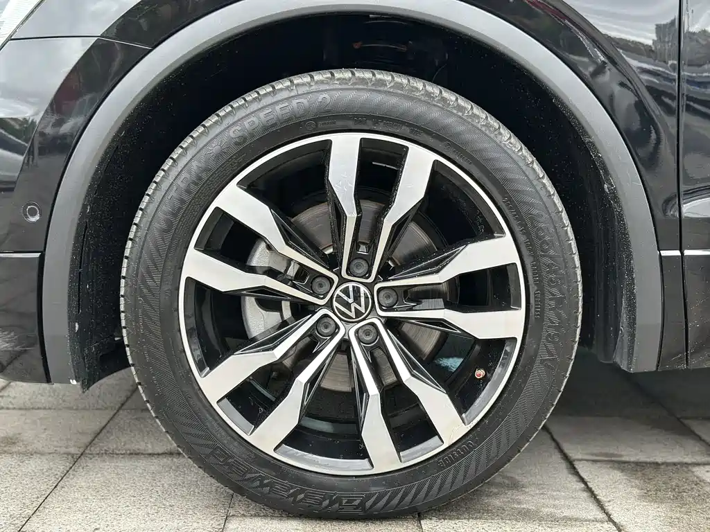 Volkswagen Tiguan L 2021 — фото 6