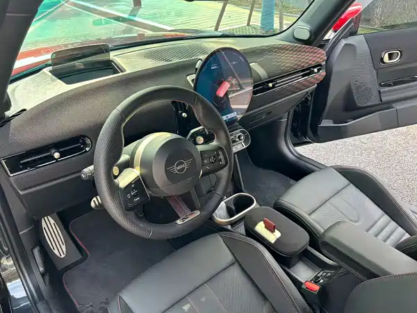 MINI JCW 2025