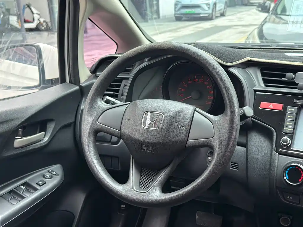 Honda Fit 2015 — фото 17