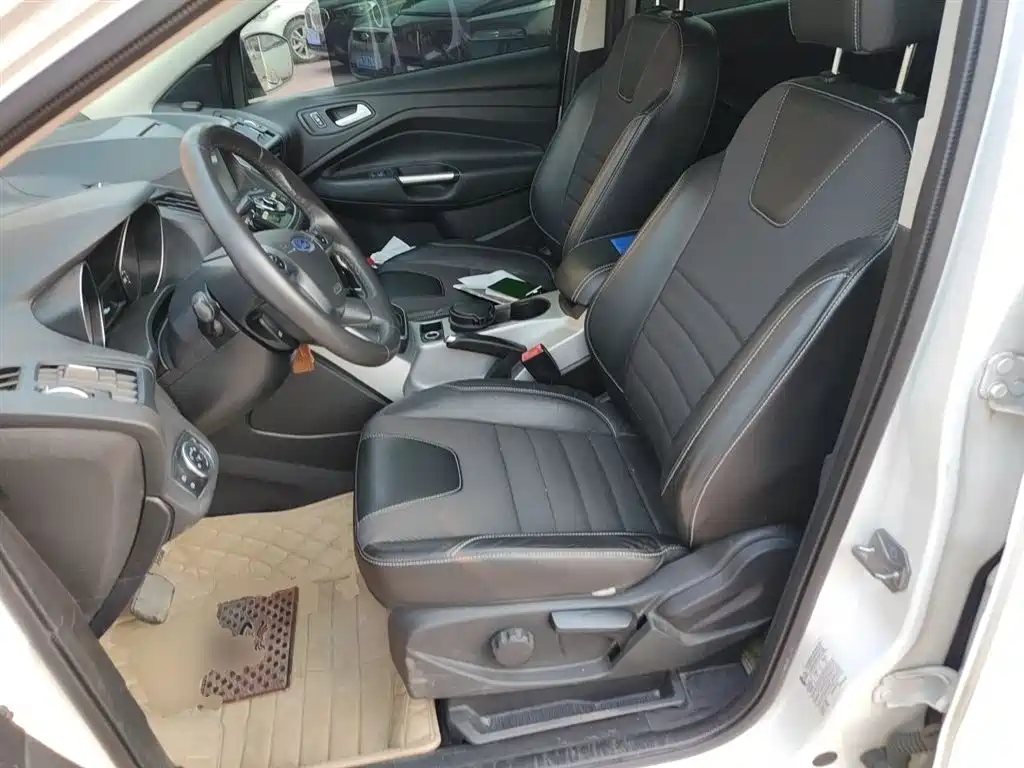 Ford Kuga 2015 — фото 11