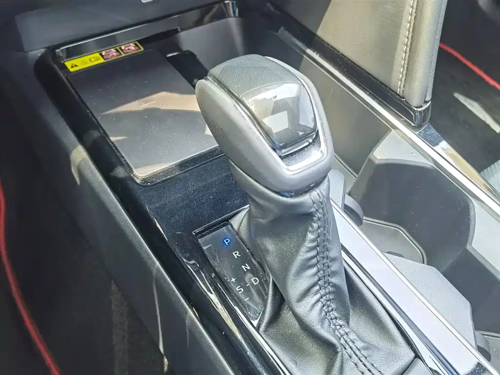 Toyota Camry 2026 — фото 12