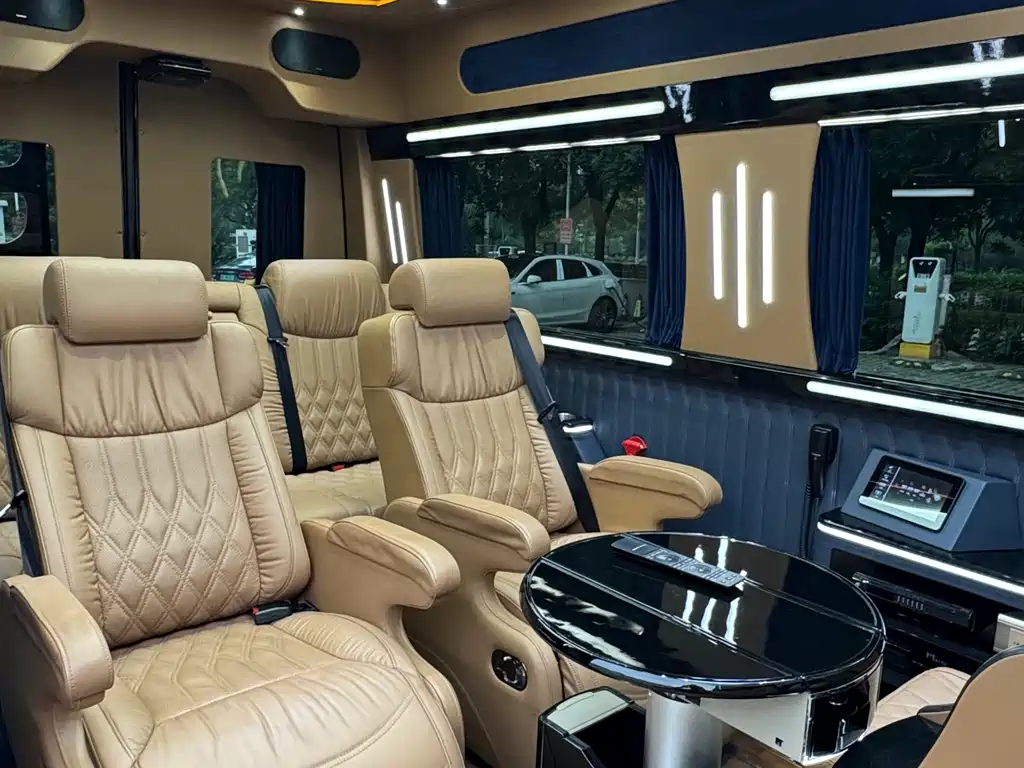 Mercedes-Benz Sprinter 2018 — фото 12