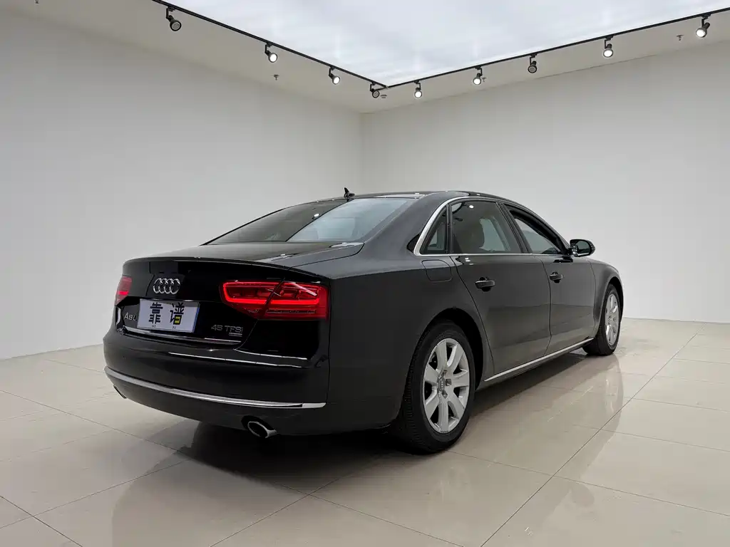 Audi A8 2014 — фото 5