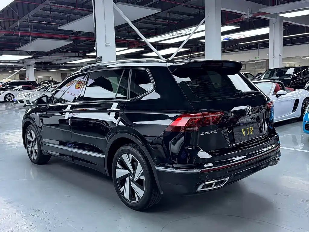 Volkswagen Tiguan L 2023 — фото 17